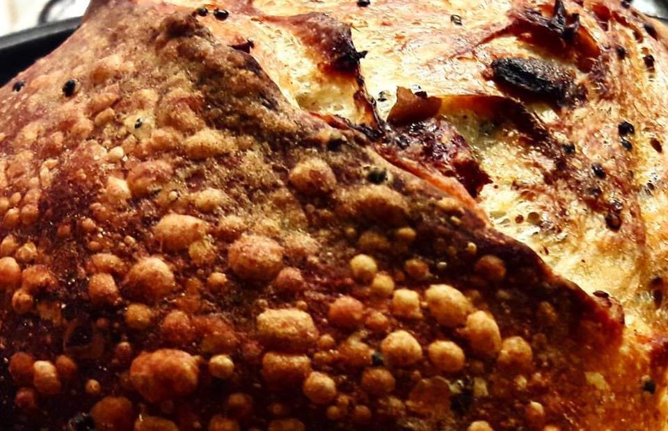 Pão de Quinoa e Tâmaras com Fermentação Natural