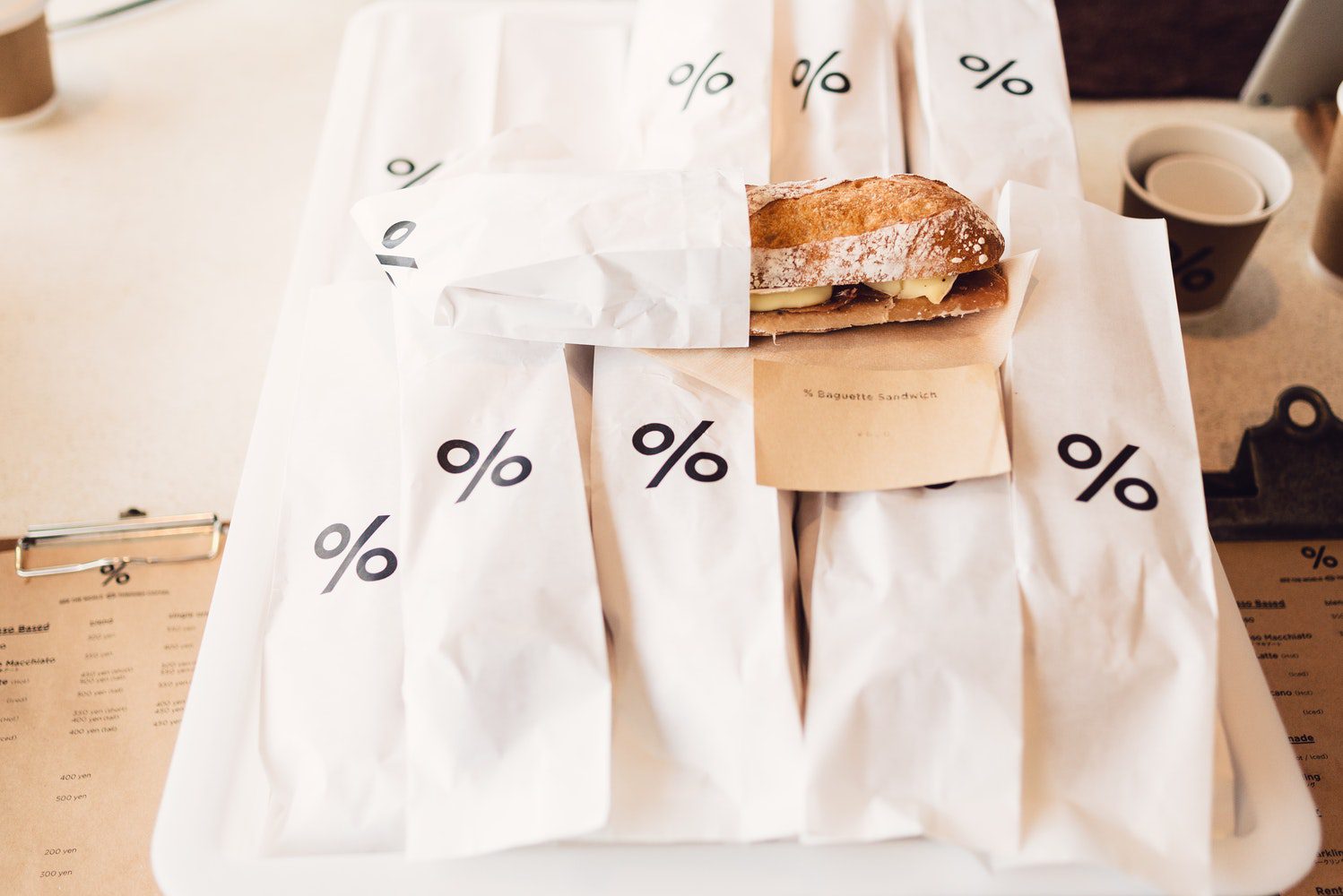 O que deve constar nos rótulos e embalagens para alimentos?
